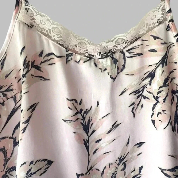HOUSE OF HARLOW 1960 | NWOT | FLORAL CAMISOLE PINK GRAY | SIZE: MEDIUM - Picture 2 of 5